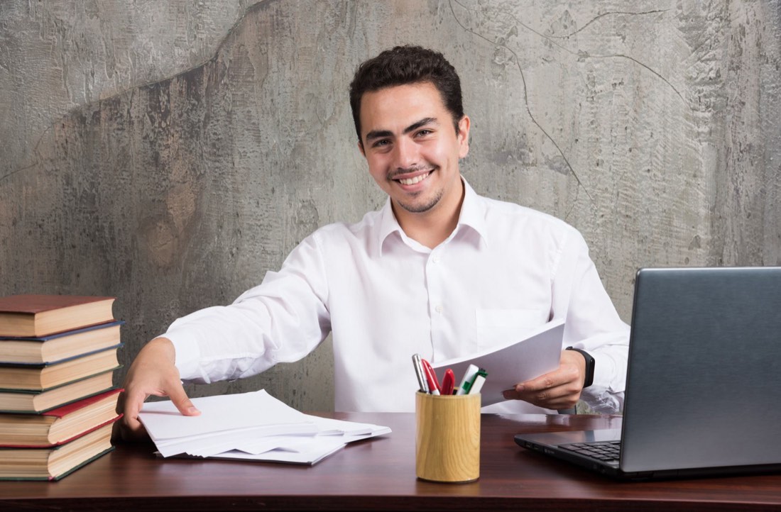A parent and student comparing SAT scores to college requirements